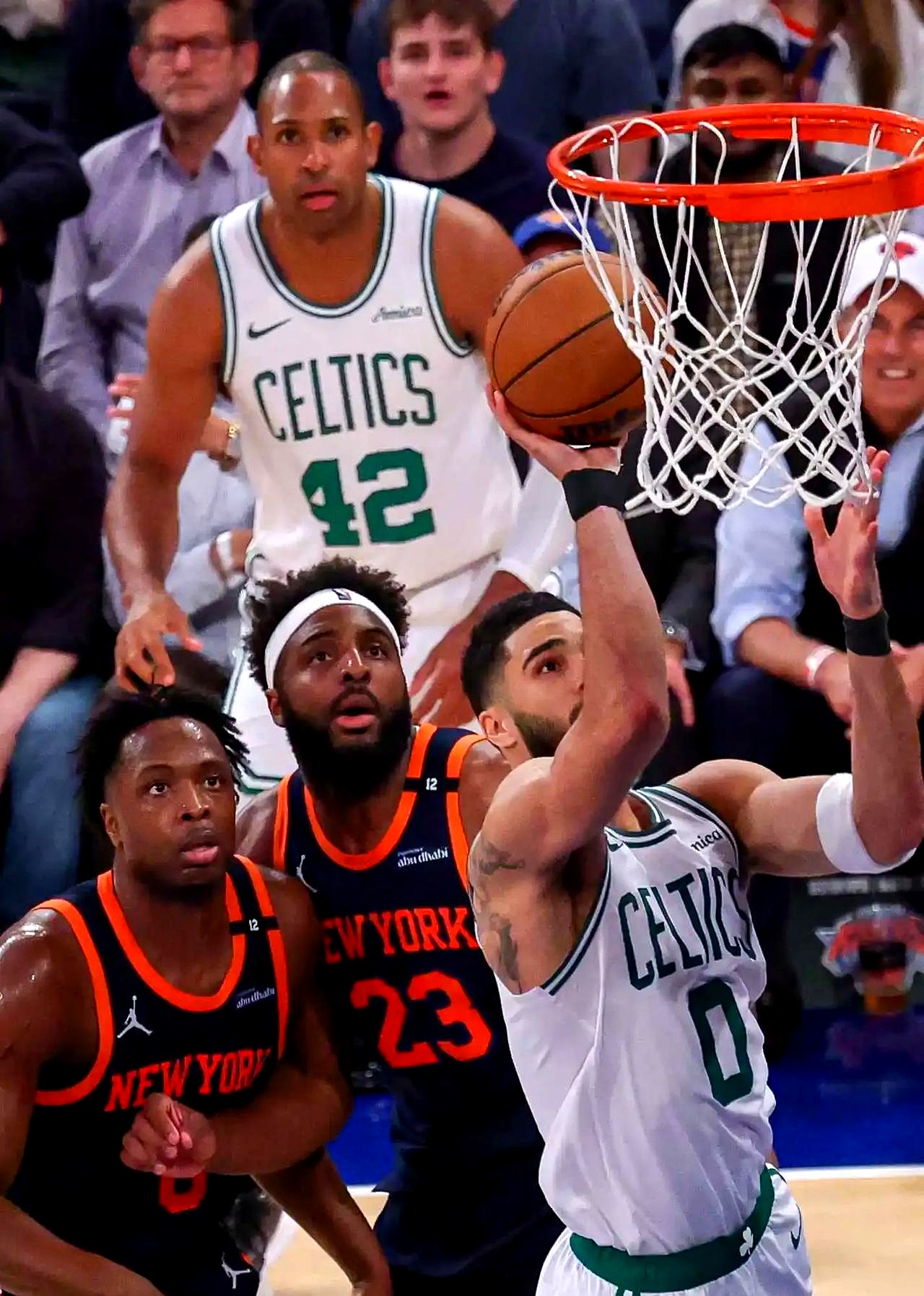 九游体育官网关于蒂姆连续十二场比赛得分超过高光表现，雄鹿挑战极限！的信息